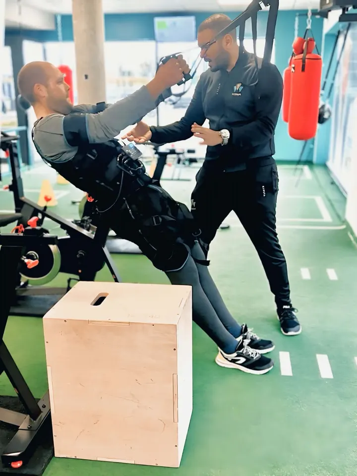 Correction posturale en suspension avec le coach